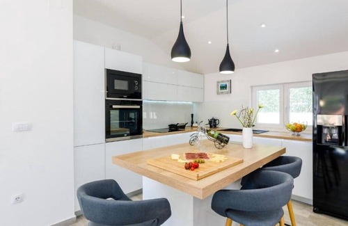 Mokosica House | Villa Tranquility Nest Beniva