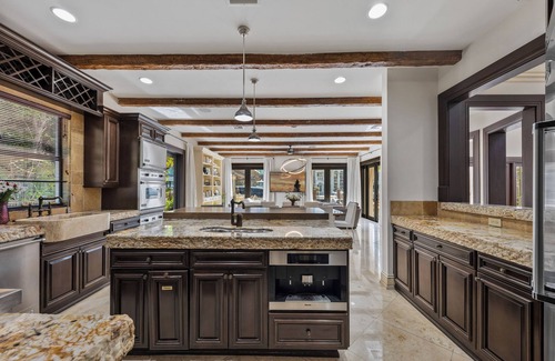 Seven Isles Villa | Villa Tropical, Waterfront location off Las Olas in Seven Isles