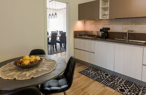 Padenghe sul Garda Villa | Villa Tullia overlooking Lake Garda and with private garden