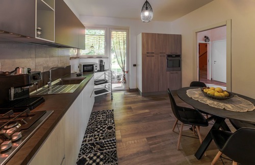 Padenghe sul Garda Villa | Villa Tullia overlooking Lake Garda and with private garden