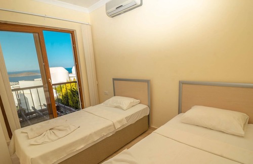 Geris Villa | Villa Turkuaz, Shared Pool