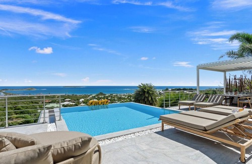 Orient Bay Villa | Villa Turquoze, an astonishing view on Orient Baie