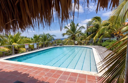 Kralendijk House | Villa Tuturutu Cottage in Caribbean Club