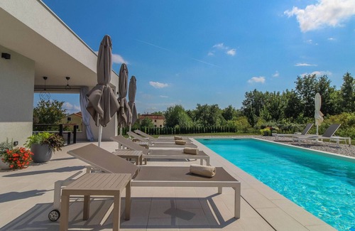 Vela Traba Villa | Villa Una Sofia by Villas Guide