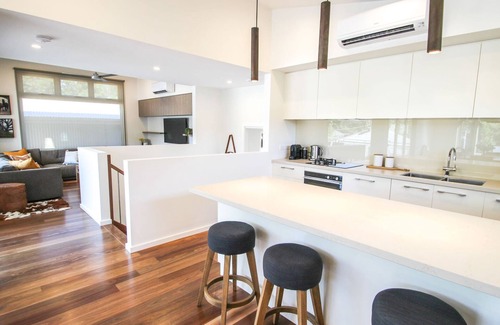 Bright Villa | VILLA URBANE : Bright