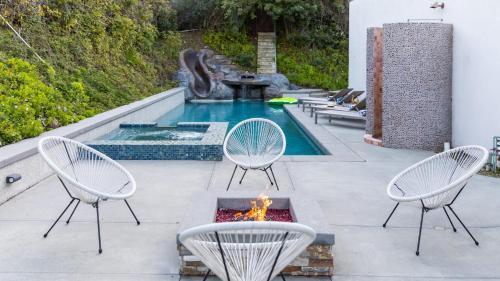 Hidden Valley House | Villa Valencia by AvantStay Entertainers Dream w Outdoor Kitchen Spa Views