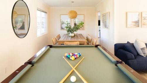 Hidden Valley House | Villa Valencia by AvantStay Entertainers Dream w Outdoor Kitchen Spa Views