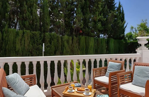 Urbanizacion Hacienda las Chapas Villa | Villa 'Vanessa Las Chapas' with Private Pool, Wi-Fi and Air Conditioning