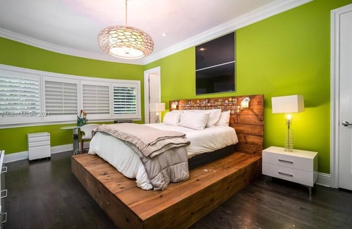 Coral Gables Villa | Villa Veloz Coral Gables (message for details)
