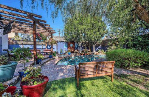Mid City House | Villa Victoria