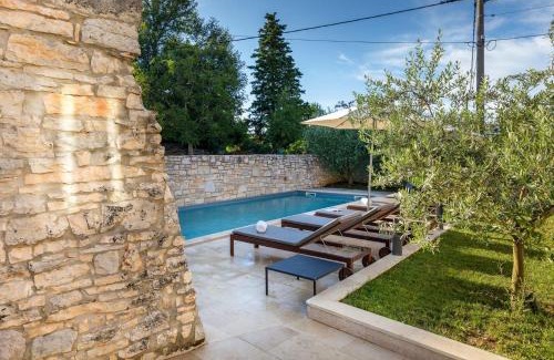 Banki Villa | Villa Vira