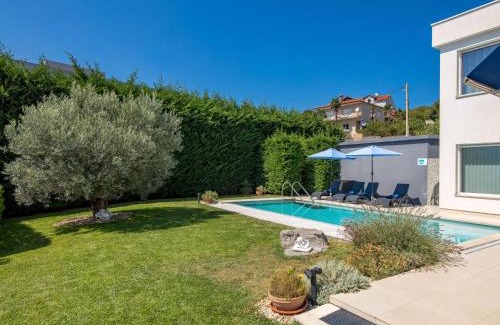 Sarsoni Villa | Villa Vista by Interhome