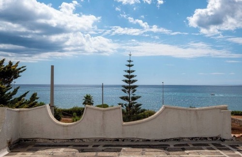 Torre Vado Villa | Villa Vittoria- "Charme" a 10 mt dal mare- T. Vado