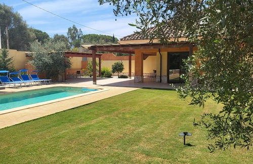 Quartu Sant'Elena Villa | Villa Vivi. Swimming pool, whirlpool,