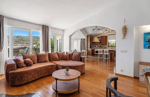 Srinjine Villa | Villa Vultana with heated pool, 4 bedrooms, 3.5 bathrooms, 10 persons max