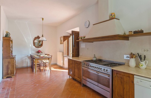 Castellina in Chianti Villa | Villa W/Infinty Pool Villa in the Heart of Chianti