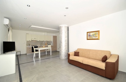 Alcamo Villa | Villa "White" with Private Pool, Terrace & Wi-Fi
