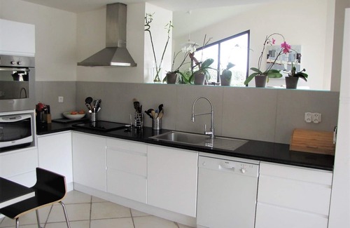 Villeneuve-les-Avignon Villa | Villa with private pool, AC and spectacular views over Avignon, Provence, France