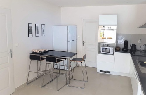 Villeneuve-les-Avignon Villa | Villa with private pool, AC and spectacular views over Avignon, Provence, France