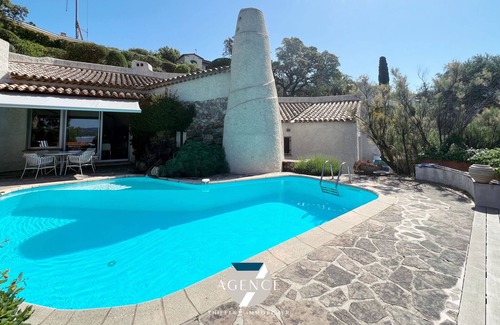 Les Issambres Villa | Villa with panoramic sea view, close to the village and port of Les Issambres!