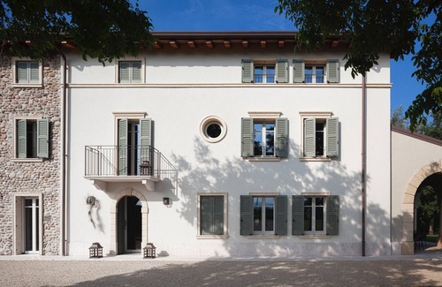 Pescantina Apartment | VILLA WITH 8 BEDS