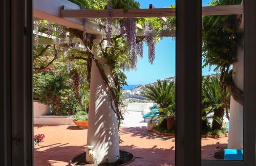 Ponza Villa | VILLA WITH BEAUTIFUL HARBOR VIEW