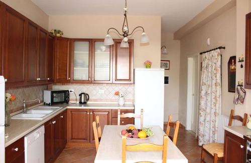 Fontane Bianche Villa | VILLA WITH COMFORTABLE POOL WITH GARDEN SURROUNDING WHITE FOUNTAINS