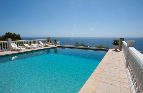 Les Issambres Villa | Villa with solar-heated 7m x 14m pool with splendid sea view