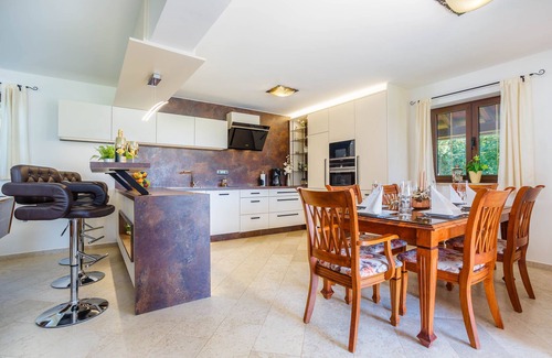 Kras Villa | Villa with heated pool, whirlpool, indoor pool - TRAVELER Reiseburo Krk - ID 2132