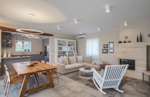 Strpacici Villa | Villa with pool and well-tended garden