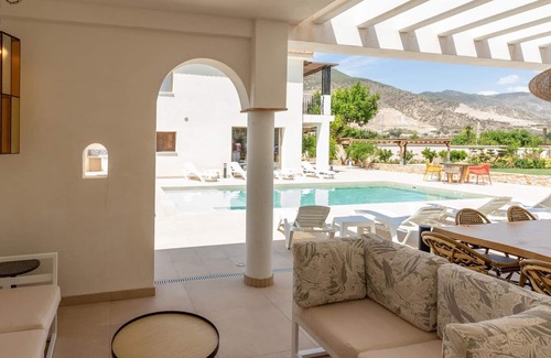 Padul Villa | Villa with pool, garden and 6 bathrooms