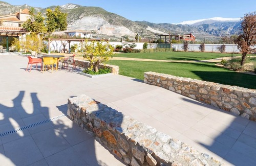 Padul Villa | Villa with pool, garden and 6 bathrooms
