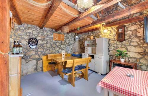 Novi Vinodolski Villa | Villa with pool and air conditioning