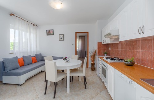 City Center House | Villa with pool, Ideal for several families, 3 separate living units