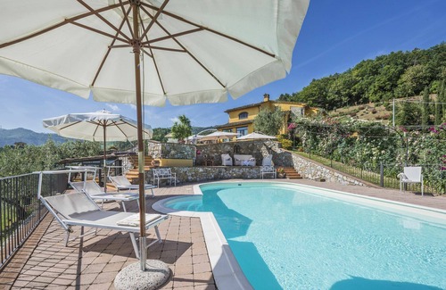 Casalguidi Villa | Villa with Pool in Tuscany for 8 People