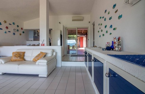Cala di Volpe Villa | Villa with Private Garden, Parking & Shared Pool!