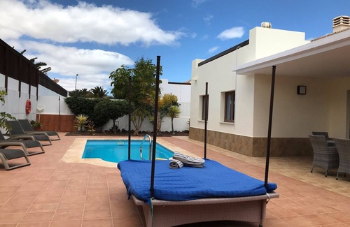 Caleta de Fuste Villa | Villa with Private Heated Pool