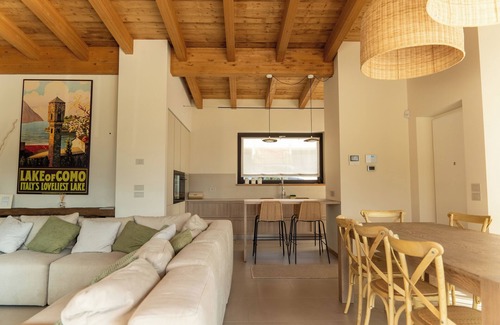 Colico Villa | Villa with private heated pool, Lake Como Colico, 4 bedrooms, 4 bathrooms