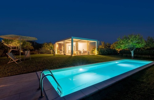 Noto Villa | Villa with private pool splendid sea view, close to the center of Noto- services
