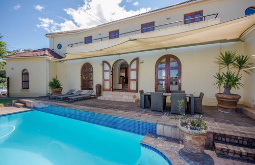 Somerset West Villa | Villa with sea view, pool, 360 sqm living space, ideal for wine lovers and golfers