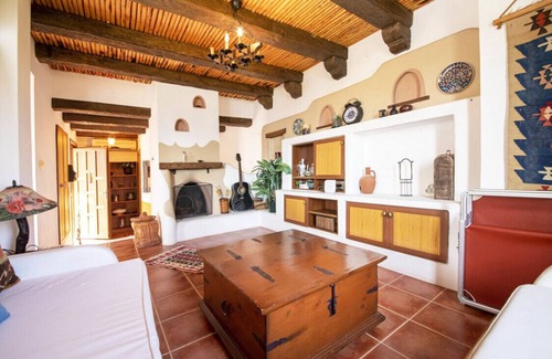 Turgutreis Villa | Villa with Shared Pool and Backyard in Bodrum