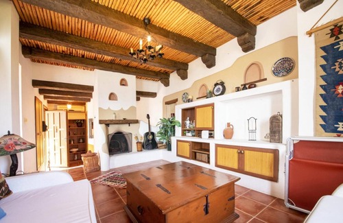 Turgutreis Villa | Villa with Shared Pool and Backyard in Bodrum