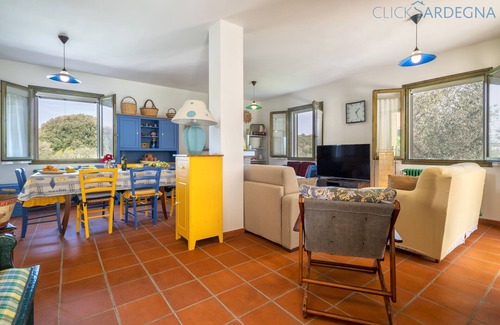 Alghero Villa | Villa with swimming pool and large covered verandas, ideal for 6 people. wifi