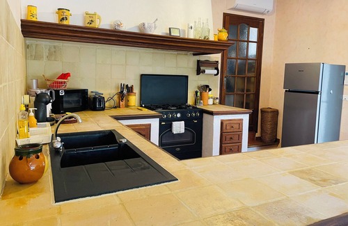 Cruis Villa | Villa "ylang" Entourée par la Garrigue et Champs de Lavande