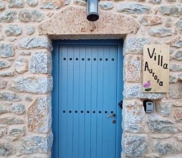 Omales Villa | VillaAurora-mani