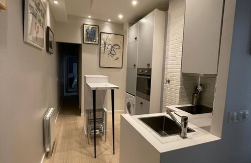 Epinettes Apartment | Village des Batignolles Paris 17