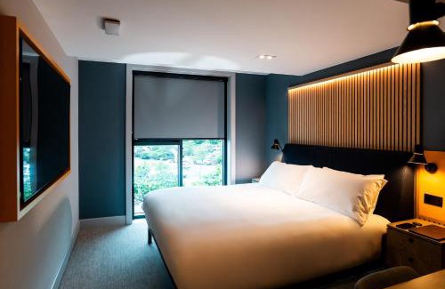 Reading Hotel | Village Hotel Reading