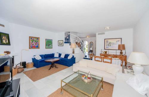 Cabopino Ski Chalet | Villas del puerto cabopino