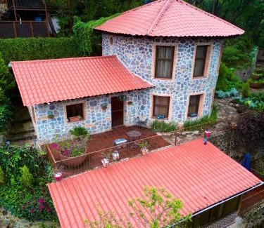 San Mateo Milpas Altas Ski Chalet | Villas Gasconia