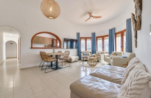 Empedrola Villa | Villas Guzman - Florentine